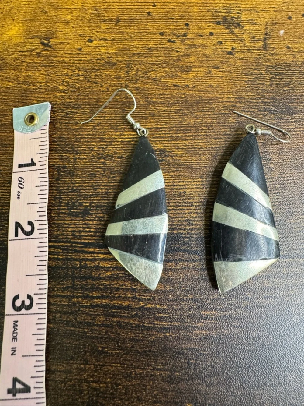 🍄Hand Crafted Black and Silver Geometric Inlay Dangle Earrings - Simulated Horn - Picture 3 of 7